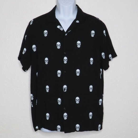 Denim & Flower* Men's Short Sleeve Button Down Straight Hem Skulls Shirt~ Large - Picture 1 of 11
